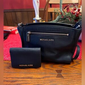 Michael Kors Navy Blue Women's cross Body Bag and Wallet Set